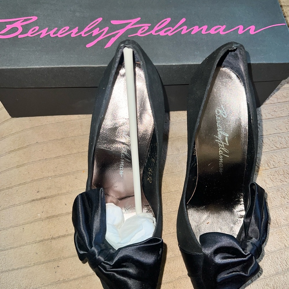 Beverly Feldman Black Satin Heels 5 B shoes